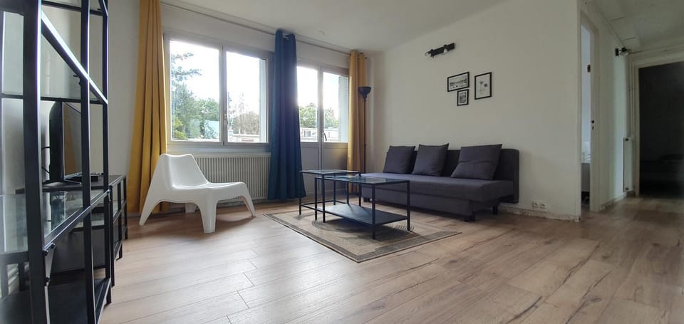 Appartement calme 3 chambres avec lit double Wifi - Parking facile Apartment in Grand Est
