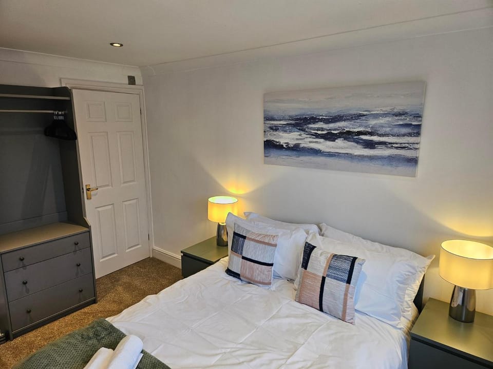 3 Severn close Contractor home in Oakham near Rutland Water with parking House in Oakham