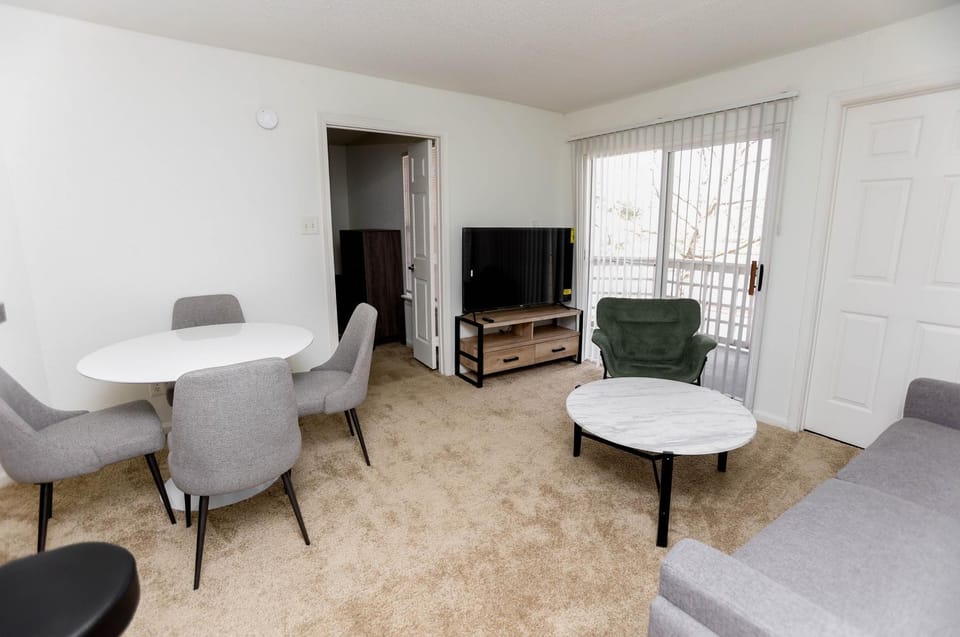 Wyndham 912 Urban Chic, wd, Parking, Pool Apartment in Hampton