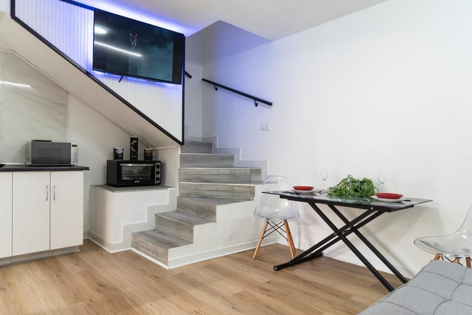 TV and multimedia, Kitchen or kitchenette, Living room, Seating area, Dining area, minibar