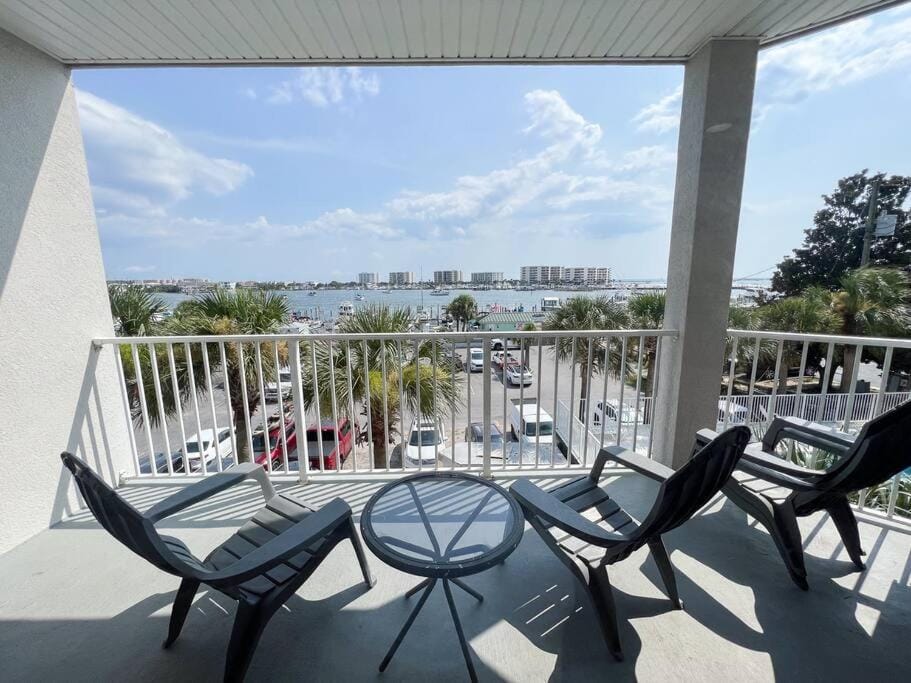 Destin Harbor Getaway House in Destin