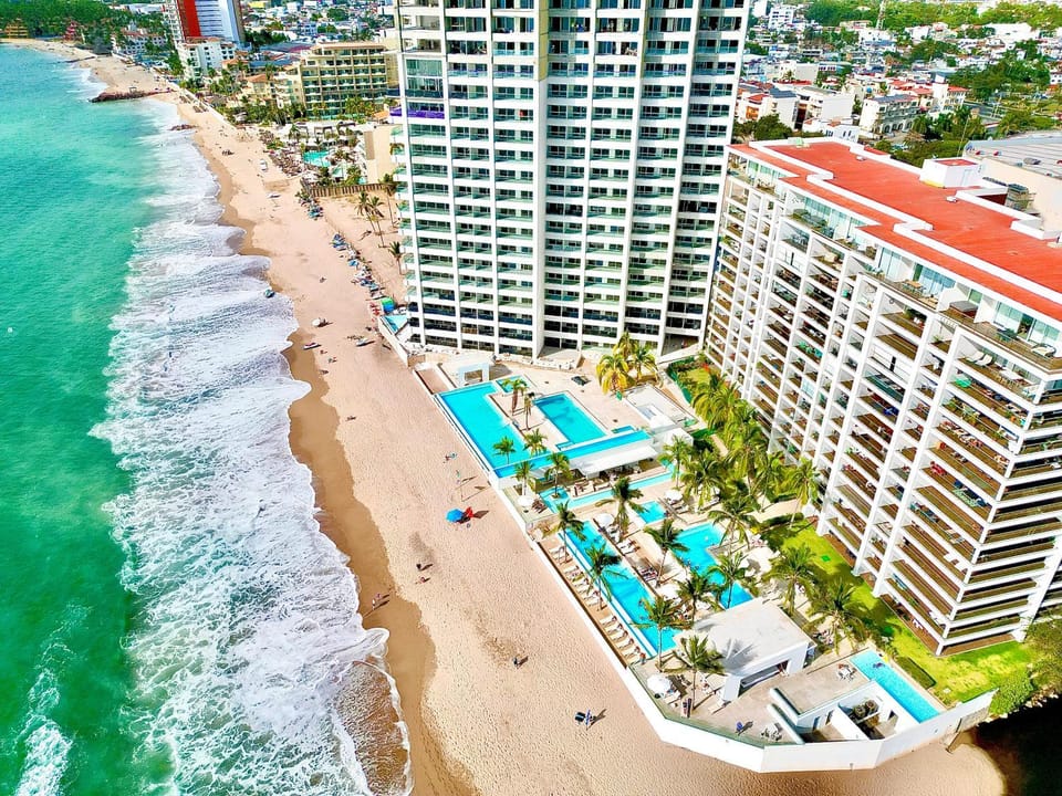 Property building, Bird's eye view, Swimming pool