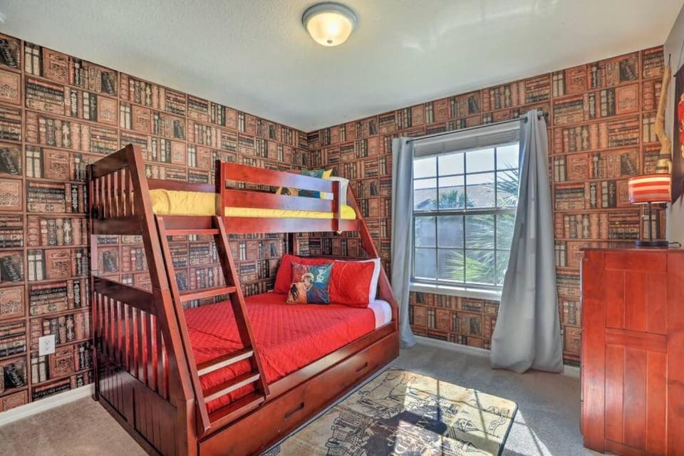 Magical Kissimmee Retreat with Themed Rooms Pool Near Disney House in Four Corners