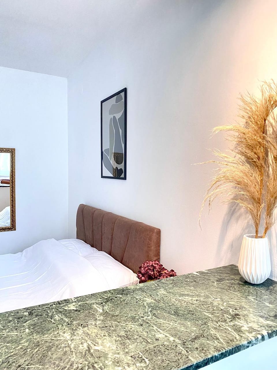 Bed, Photo of the whole room