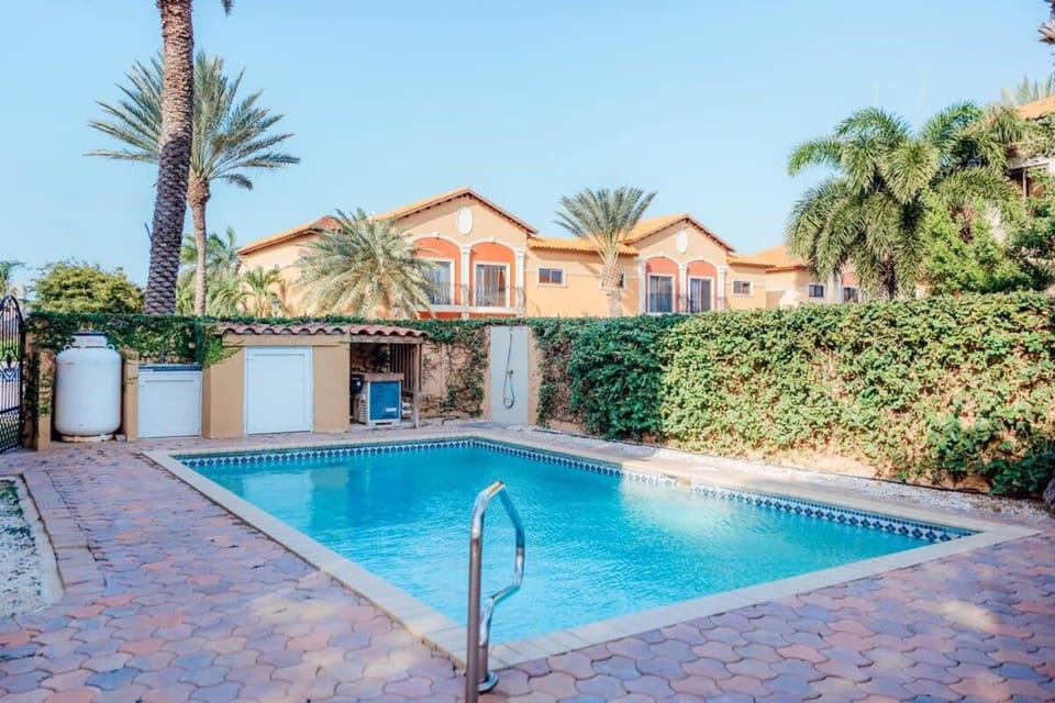 Gold coast elegance with private pool House in Noord