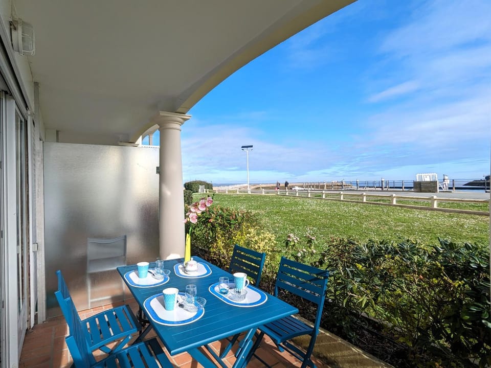 Charmant T3 avec Terrasse et WIFI, proche Port à Arcachon - FR-1-420-142 Apartment in Arcachon