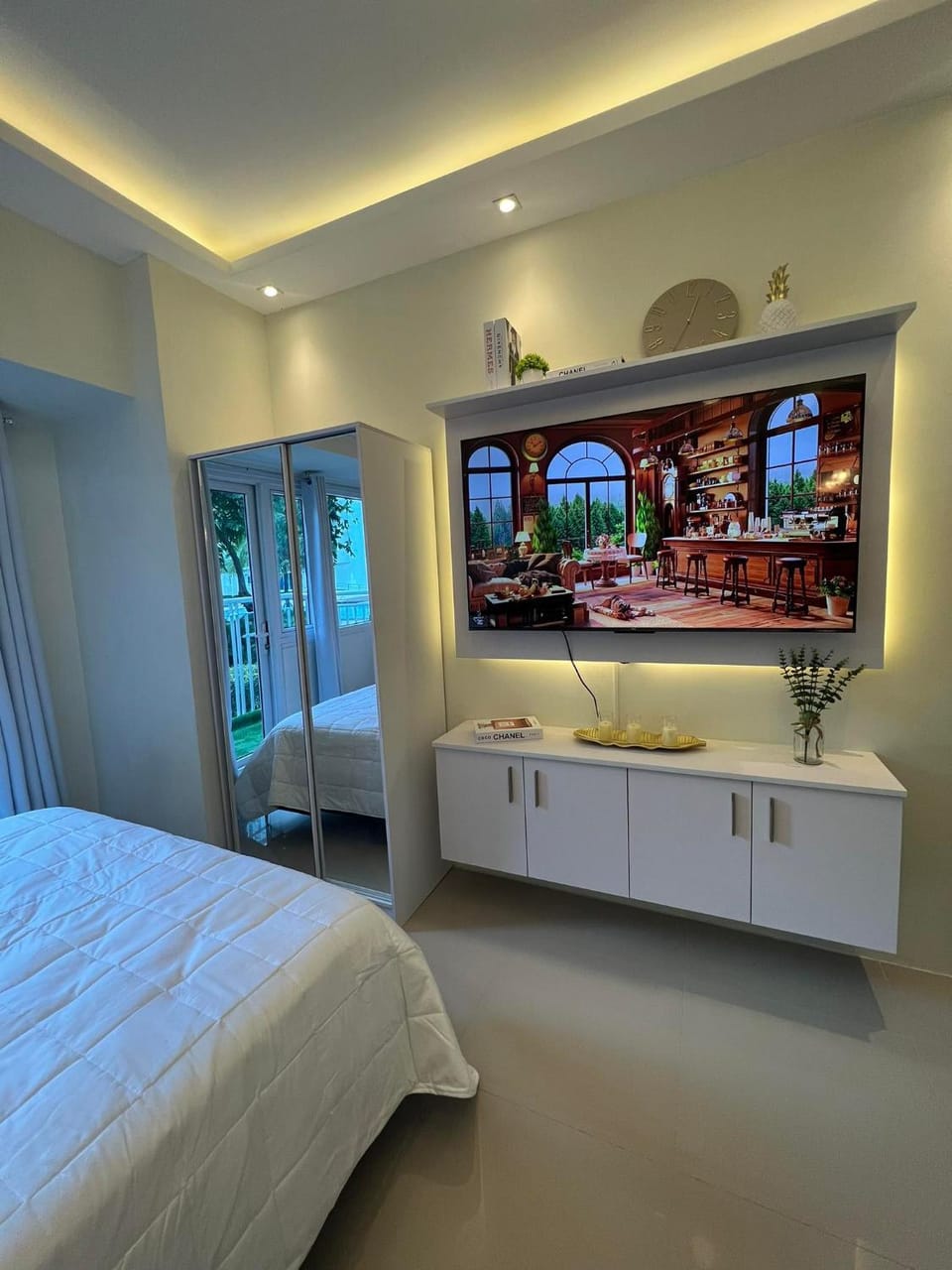 Luxury lodgings by PN Leonardo Apartment in Makati