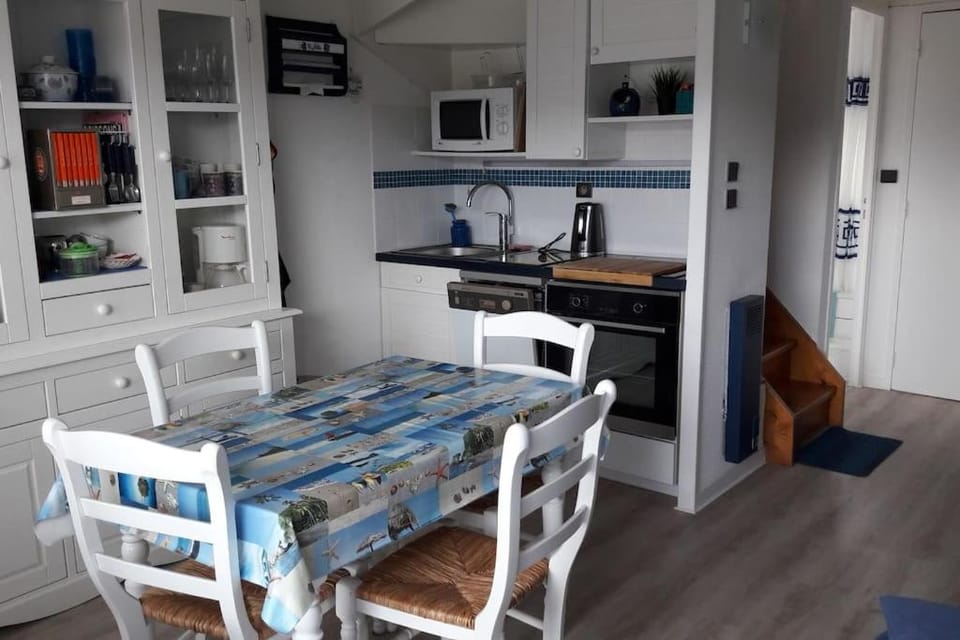 BRIGHT AND QUIET APARTMENT 5 MNS FROM THE BEACH Apartment in Carnac