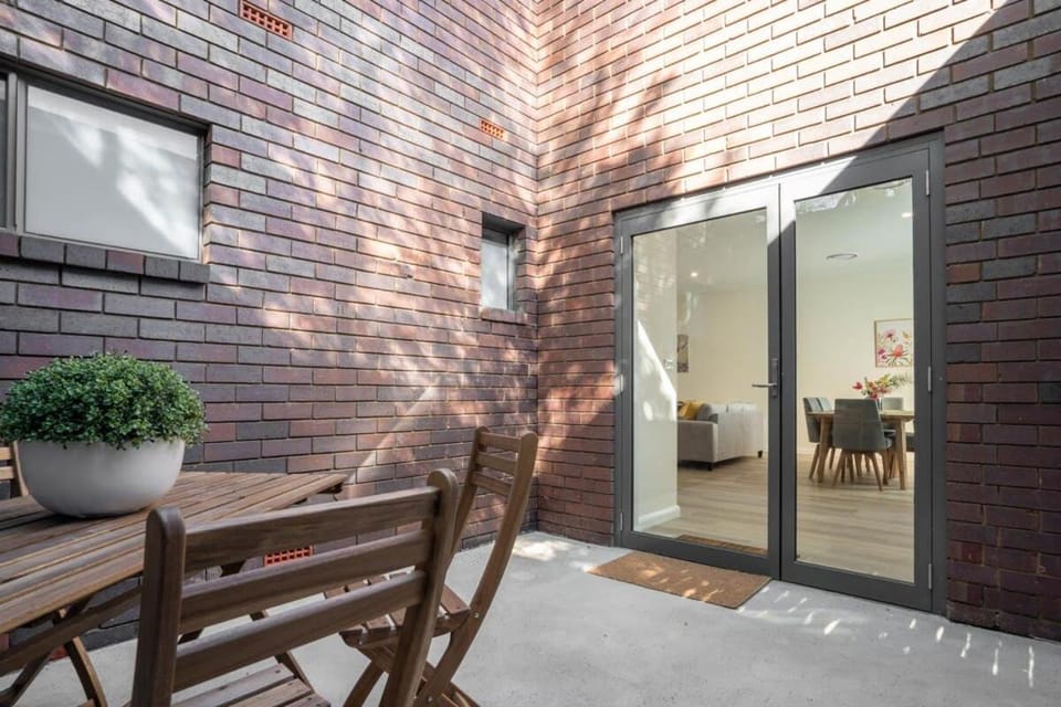 Crooked Lane Apartment - CBD, Stylish & Central Apartment in North Wagga Wagga