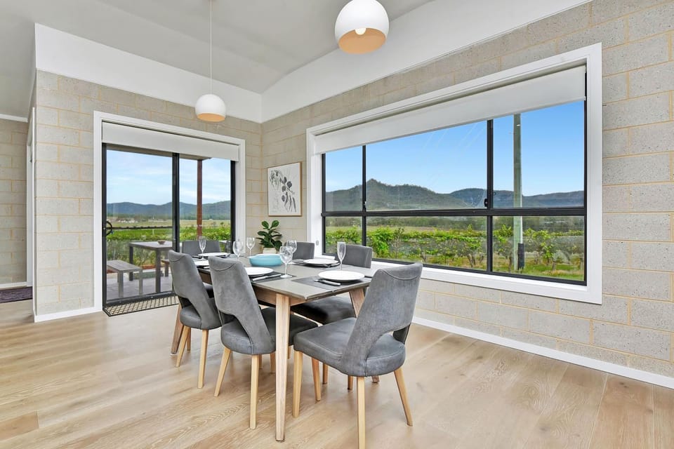 Somerville Wines Lux Escape 3-Bedroom Cottage Near Broke Wineries House in Broke