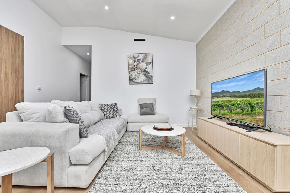 Somerville Wines Lux Escape 3-Bedroom Cottage Near Broke Wineries House in Broke