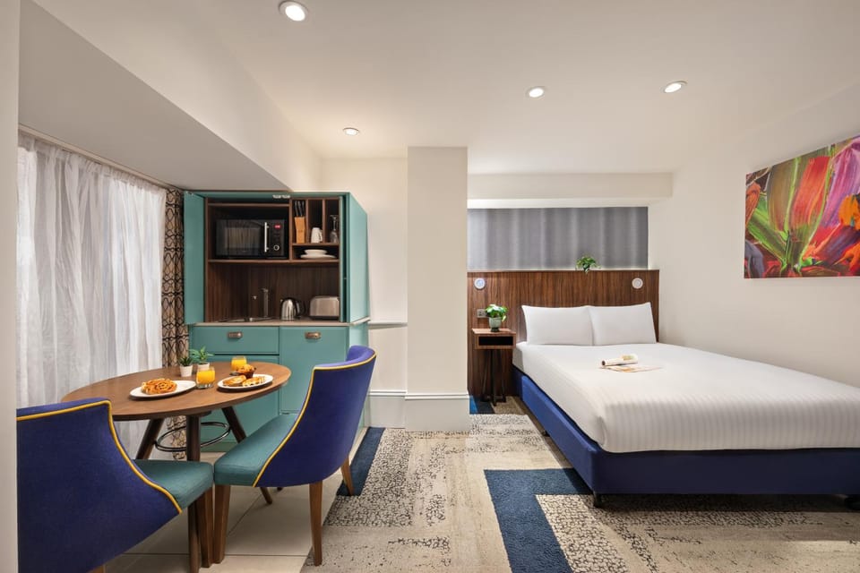 Bed, Photo of the whole room, Dining area, Bedroom