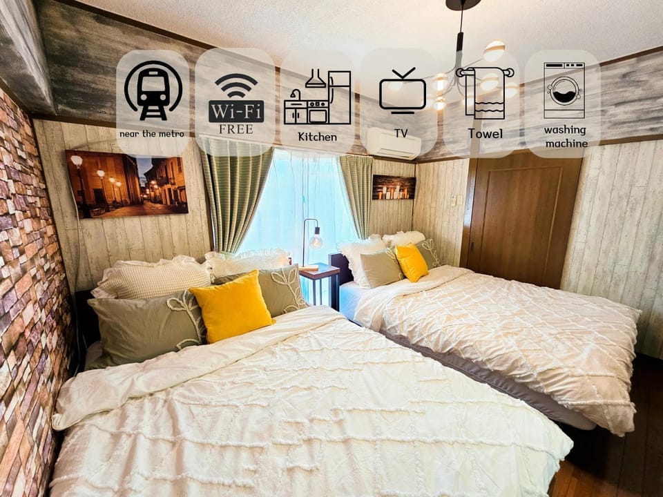 Bed, Living room, Photo of the whole room, Seating area, Bedroom