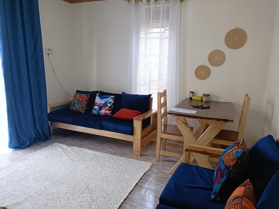 Amaryllis blue,8mins source to River Nile,secure, peaceful, central great location Apartment in Uganda