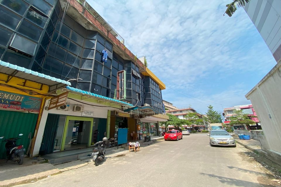 Facade/entrance