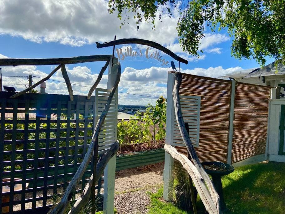 Facade/entrance, Garden