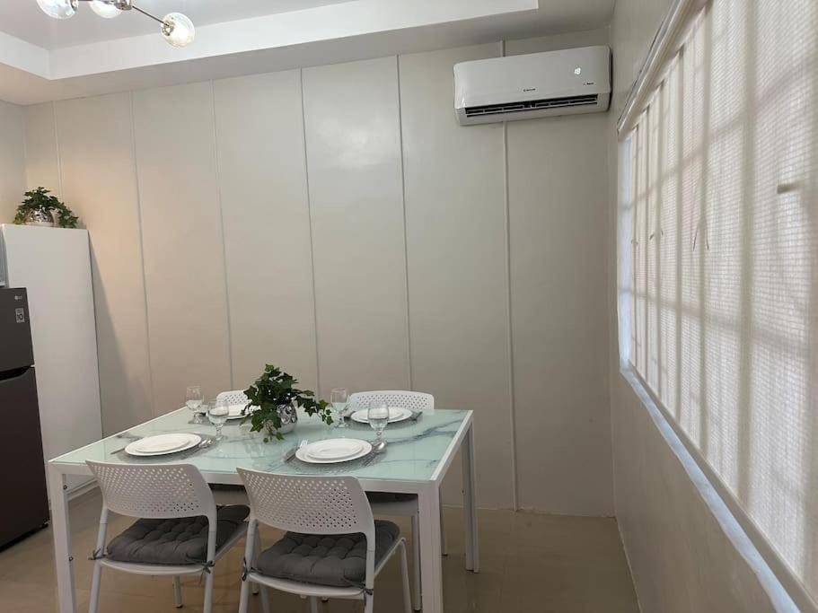 Japandi Home C - Fully Aircon, WIFI, Hot shower, 24hGuard, Center, near Malls House in Davao Region
