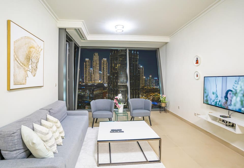 TV and multimedia, Living room, Seating area, City view