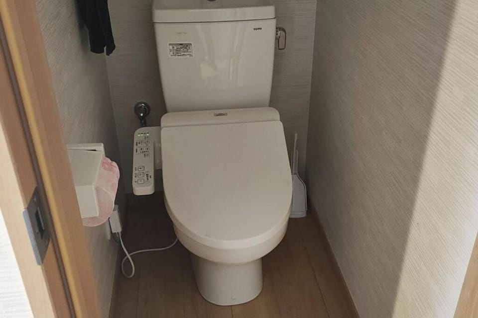 全新上线花跡民宿4号館102，关西机场直达萩之茶屋出站1分钟！难波、心斋桥4分钟车程！ Apartment in Osaka