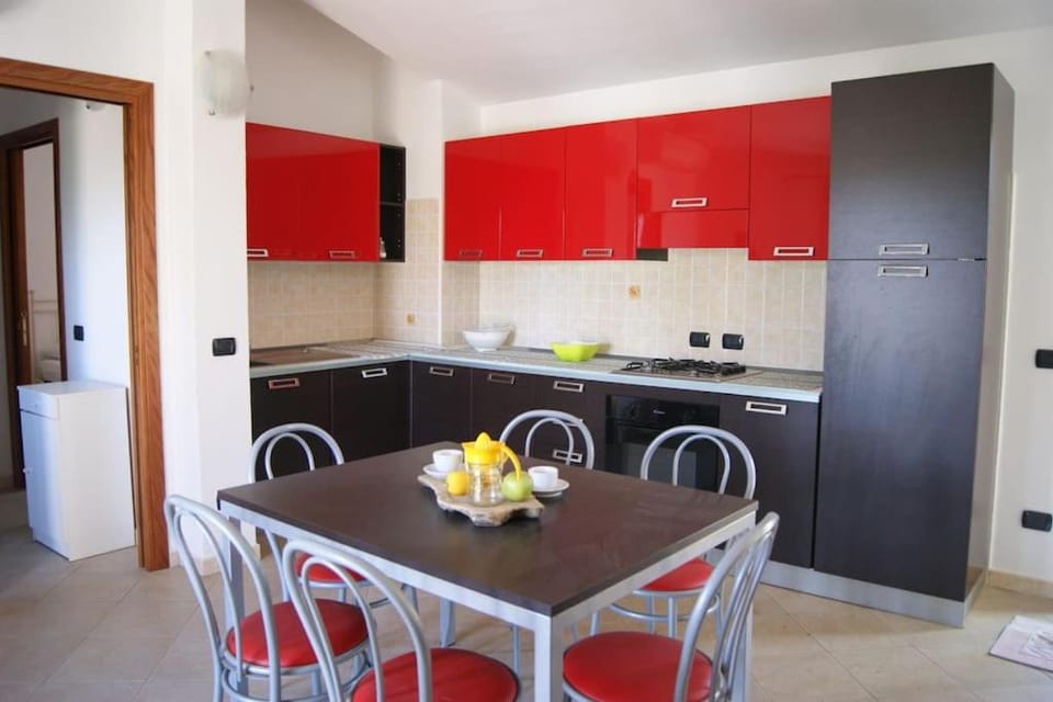 Kitchen or kitchenette, Dining area, pet friendly, stove