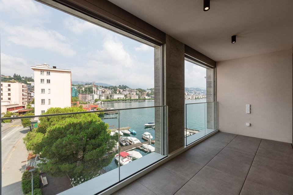 View (from property/room), Living room, Lake view