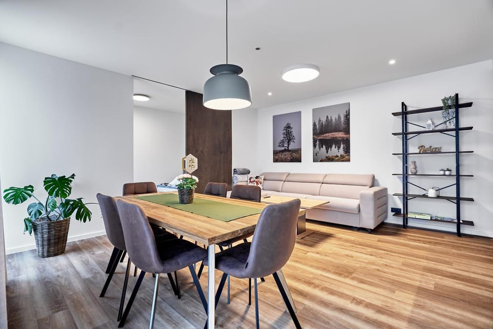 Kitchen or kitchenette, Living room, Seating area