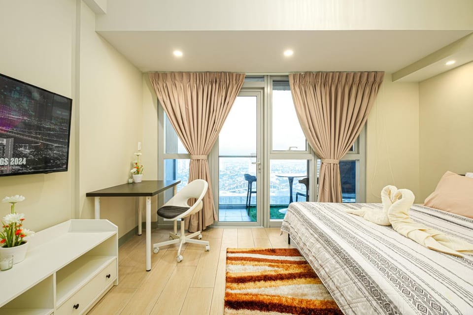 Premium 3BR Suite UptownBGC w/ Bathtub & Balcony Apartment in Makati