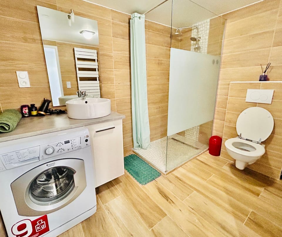 Geneva Lake Garden Flat-Prestigious District, Pet-Friendly Apartment in Haute-Savoie