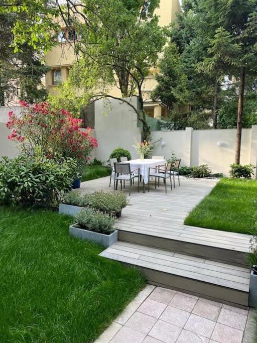 Ambassador Residence * Amazing Garden & Flat * 2 BDR * 120 SQM Apartment in Bucharest