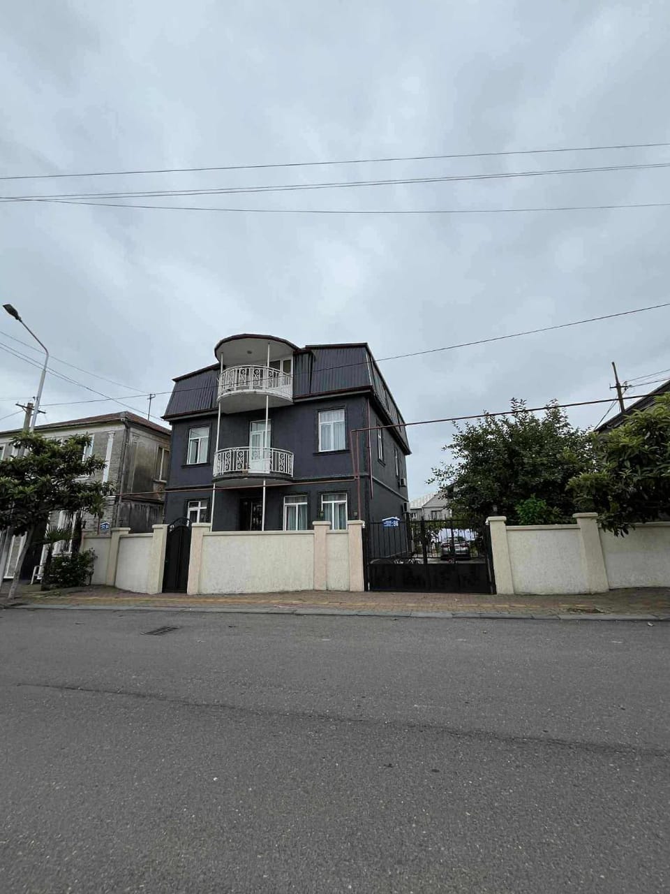 mano guest house Bed and Breakfast in Batumi