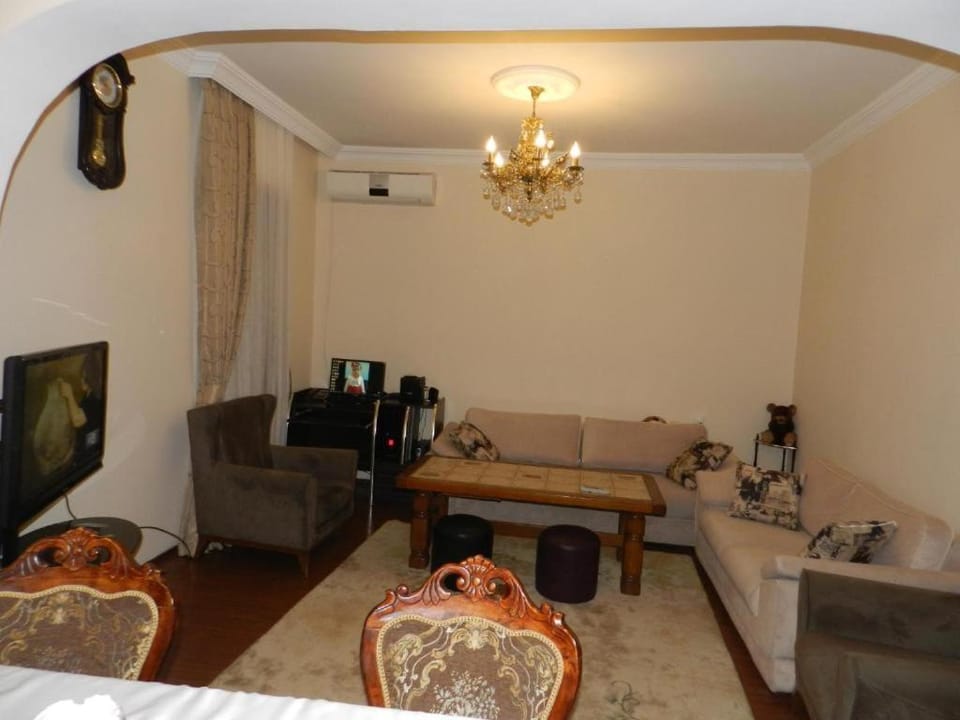 mano guest house Bed and Breakfast in Batumi