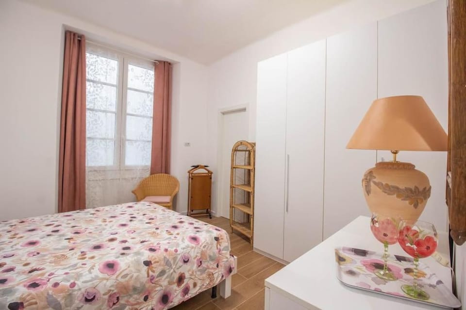 Orange apartment - Genoa City Center Apartment in Genoa