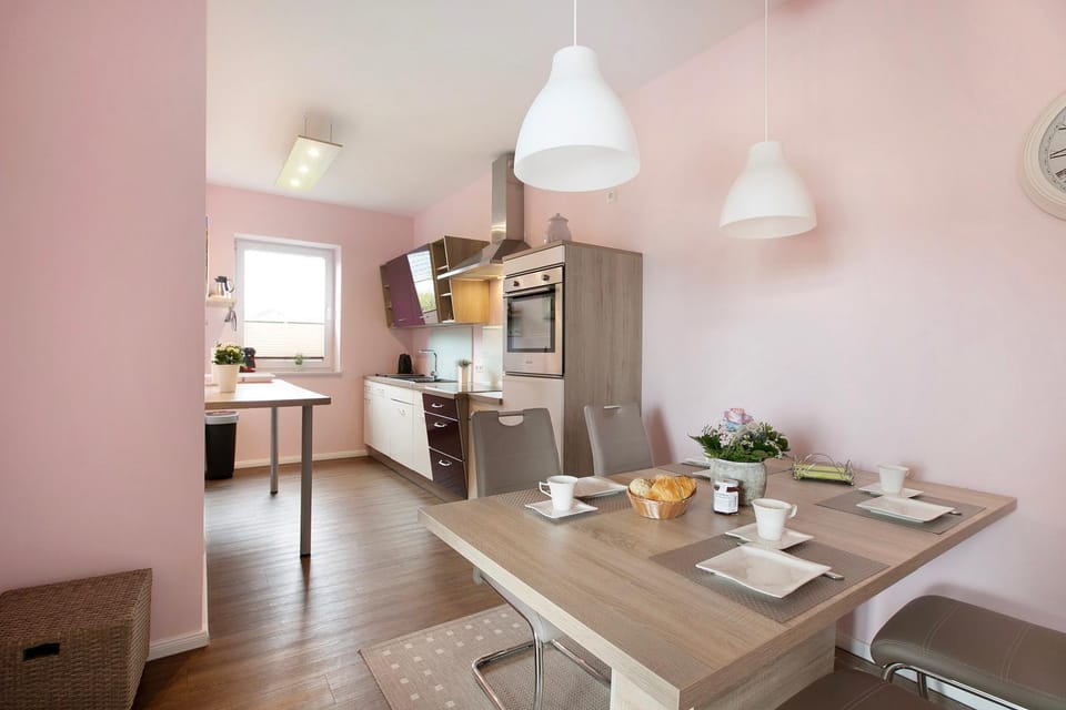 Property building, Kitchen or kitchenette, Living room