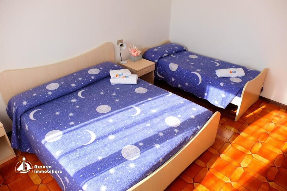 Property building, Living room, Bedroom