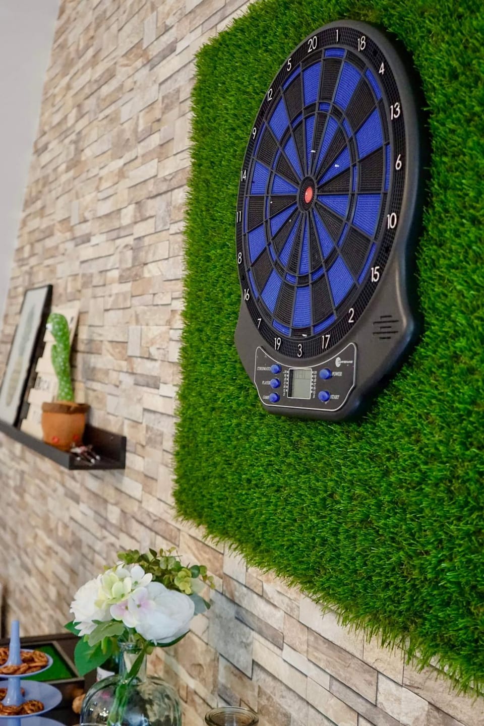 Darts, Game Room