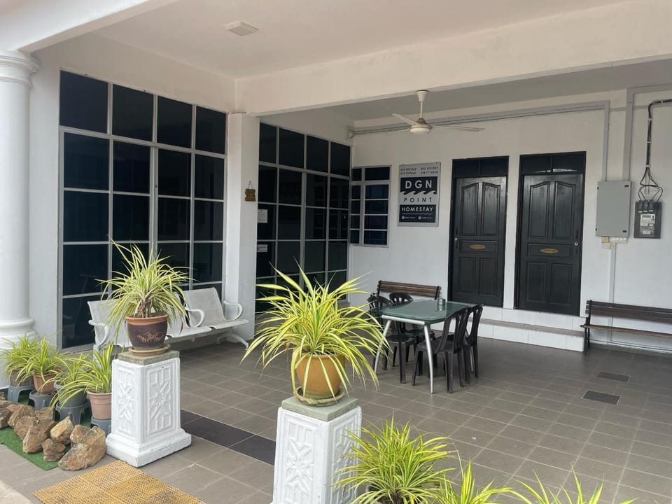 Patio, Location