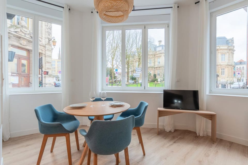 One bedroom apartment with parking, city center Apartment in Hauts-de-France