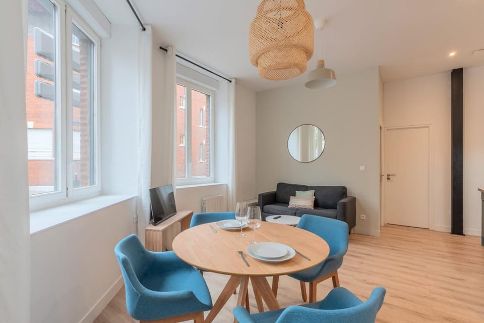 One bedroom apartment with parking, city center Apartment in Hauts-de-France