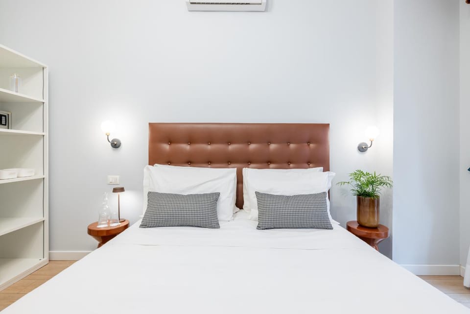 Bed, Photo of the whole room, Bedroom, air conditioner