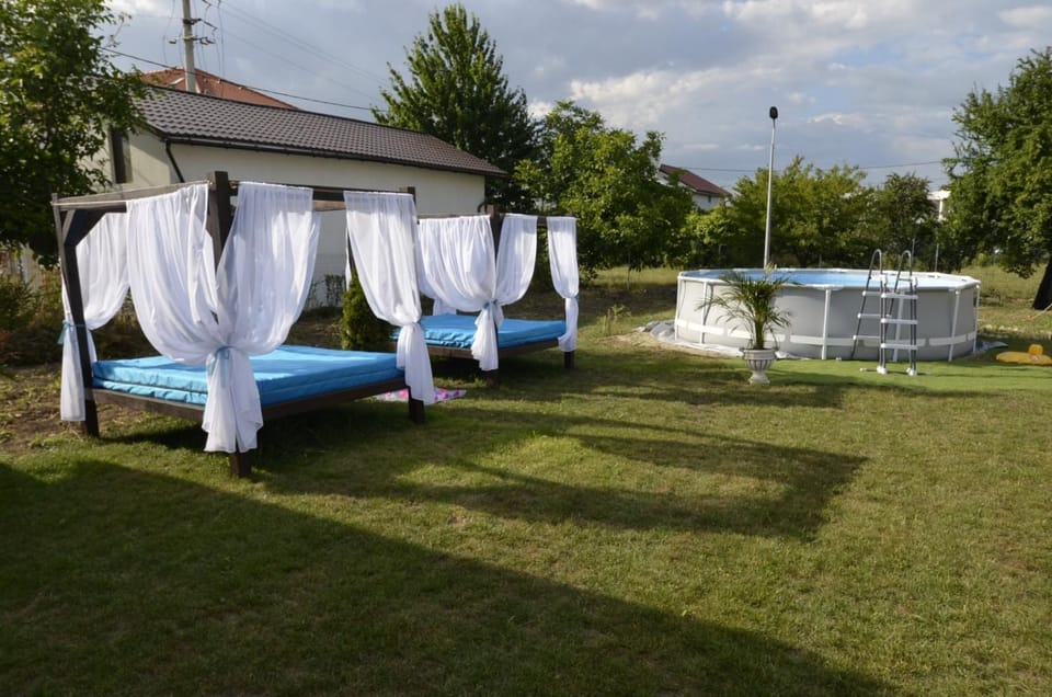 Swimming pool, sunbed