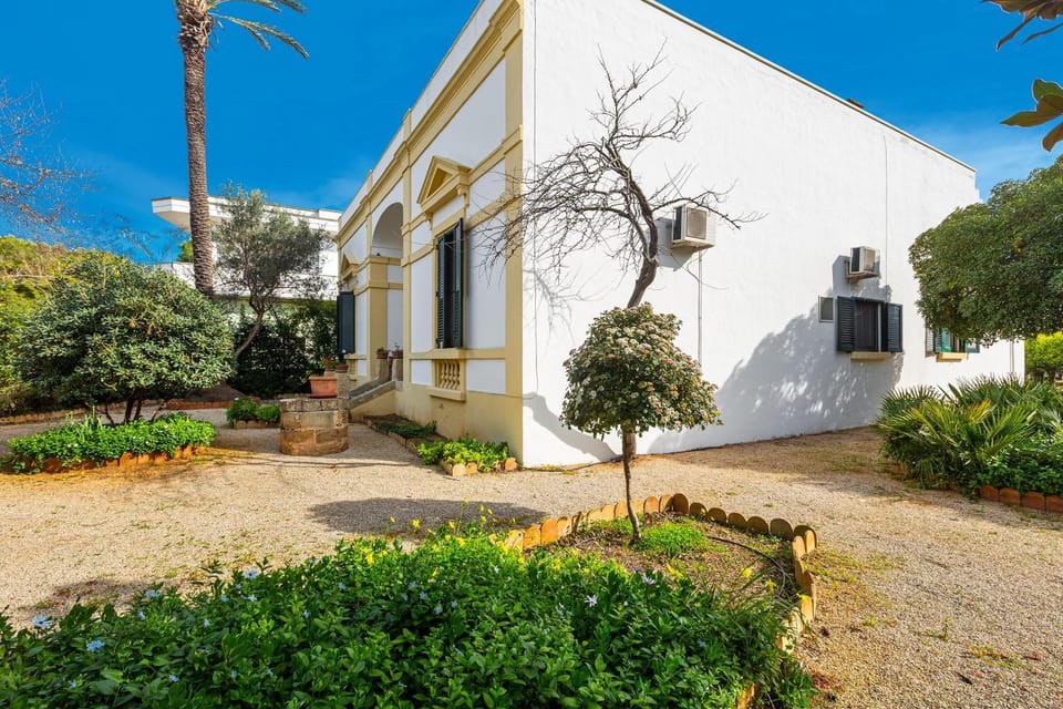 Property building, Garden