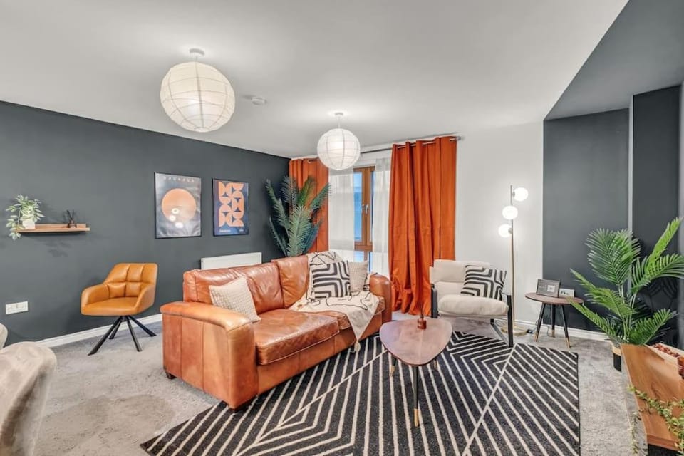 Sleek City Living with Bicocca Stays Apartment in Aberdeen