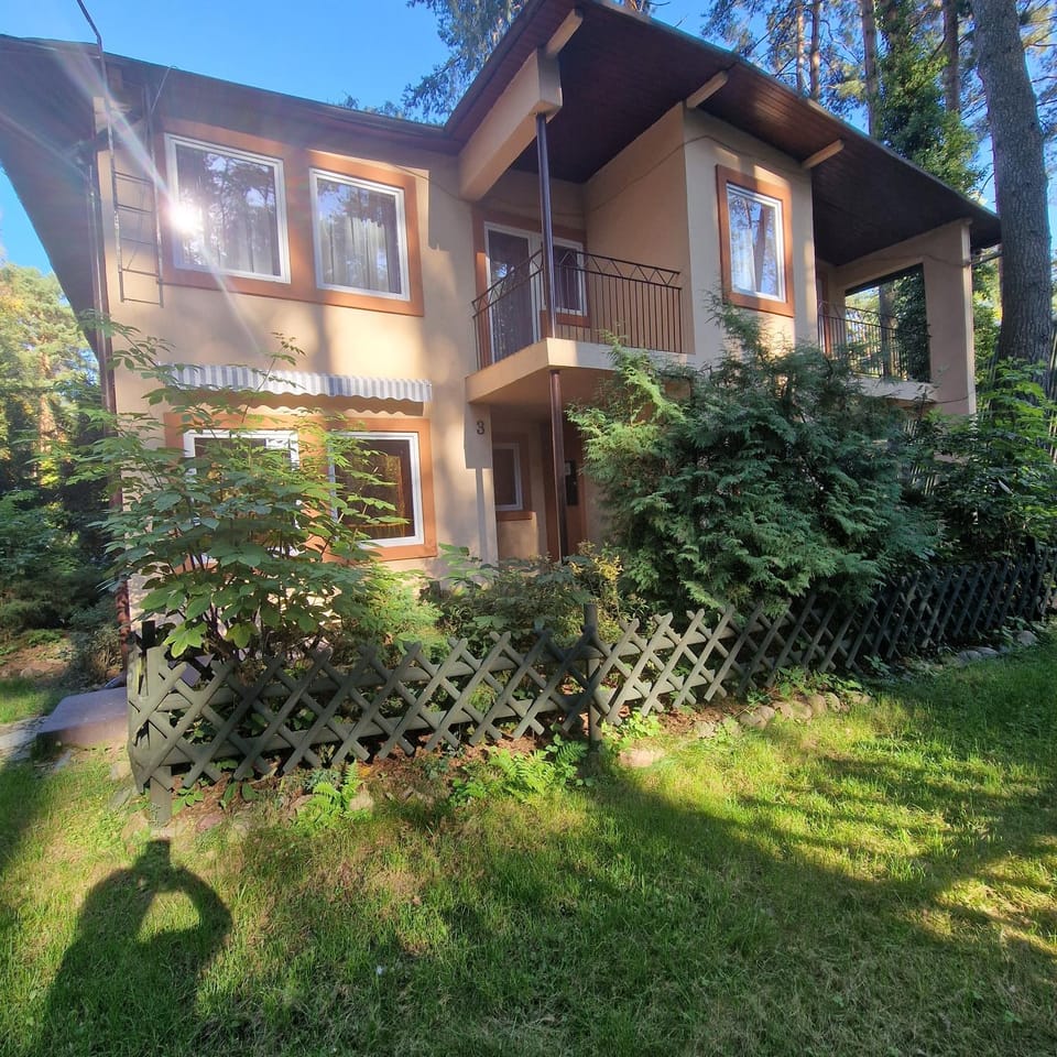 Property building, Day, Garden, Garden view, Swimming pool