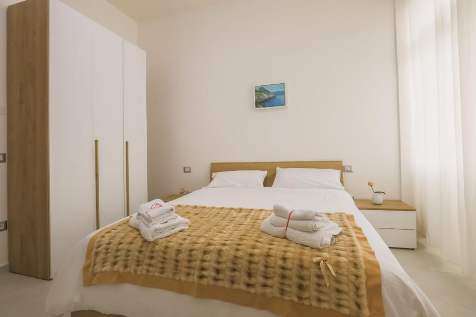 Bed, Photo of the whole room, Bedroom, towels, wardrobe