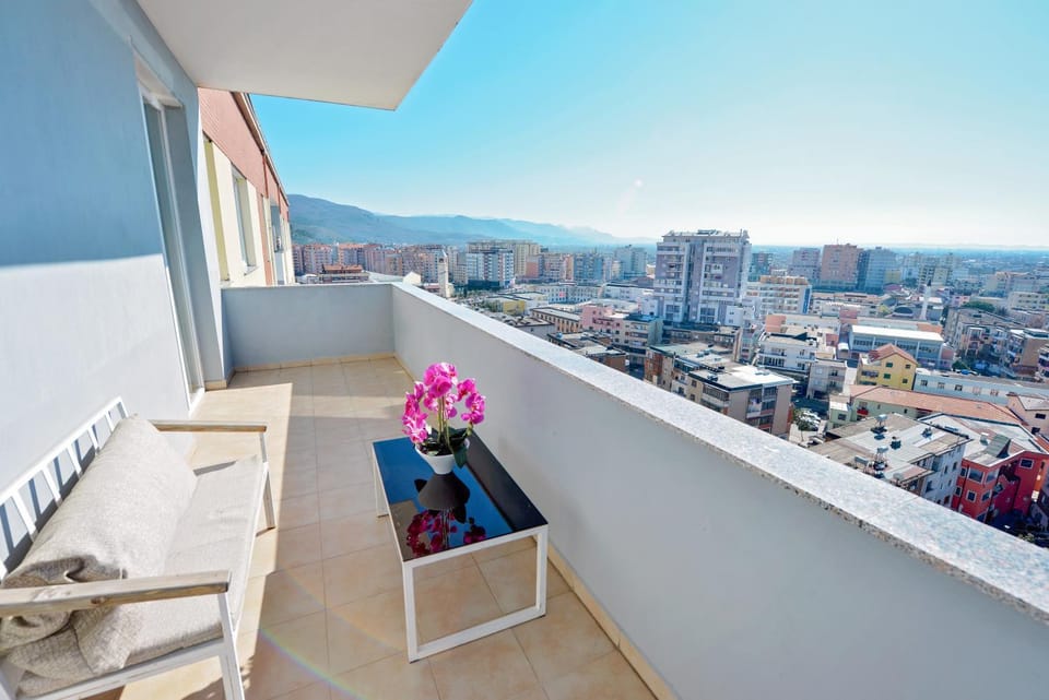 Balcony/Terrace, City view, Sea view, Street view