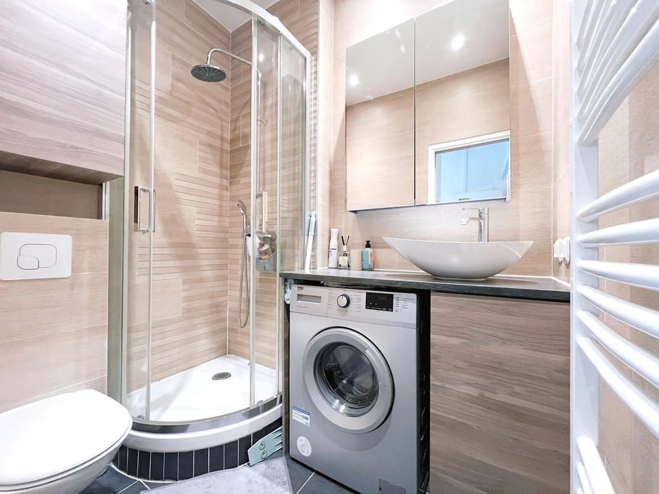 Shower, Toilet, washing machine