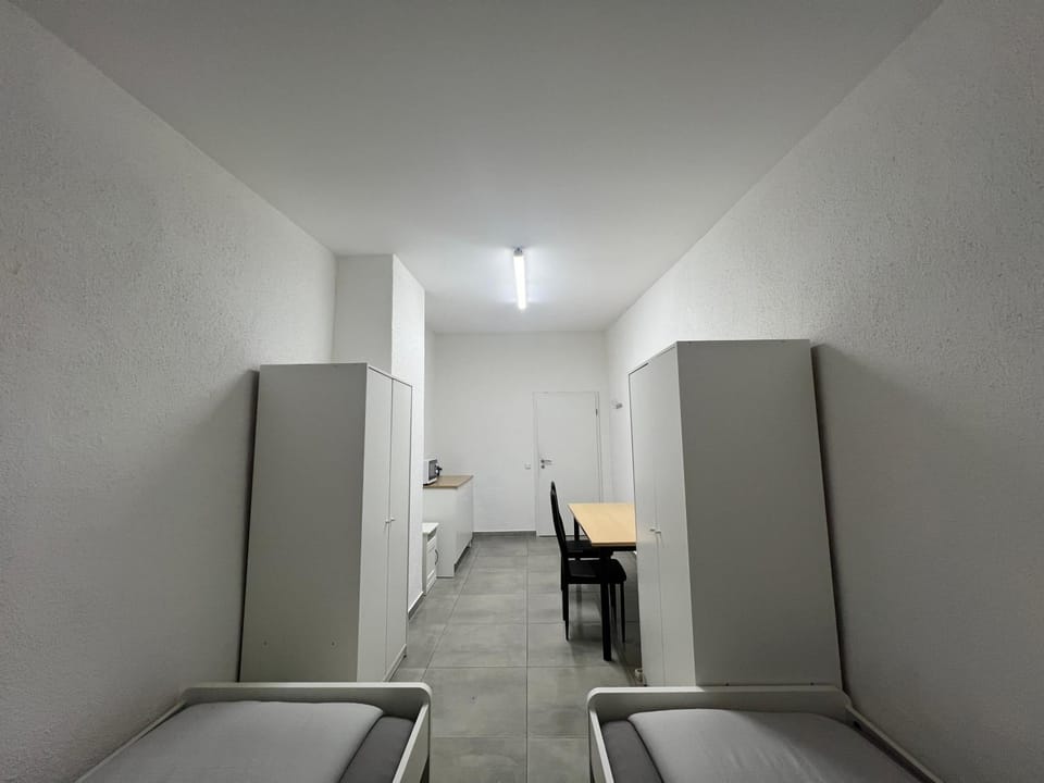 Mieterlux Frankfurt Heusenstamm Bed and Breakfast in Offenbach