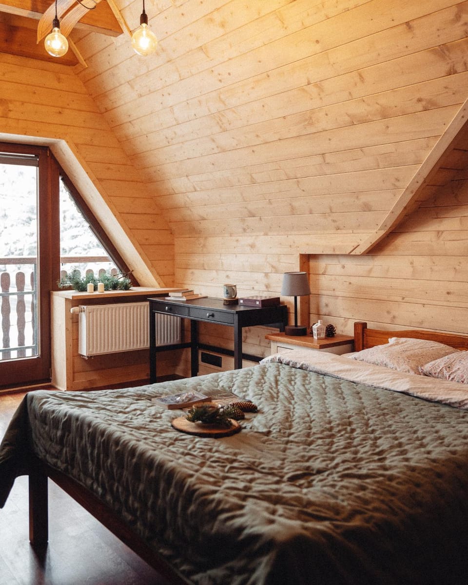 Photo of the whole room, Seating area, Bedroom