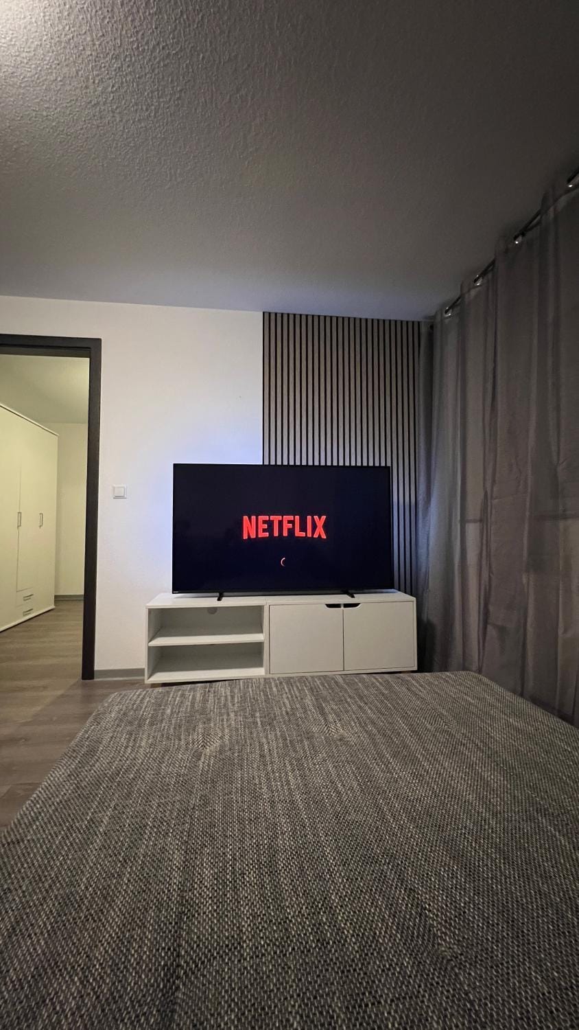 Communal lounge/ TV room, TV and multimedia, Living room, internet