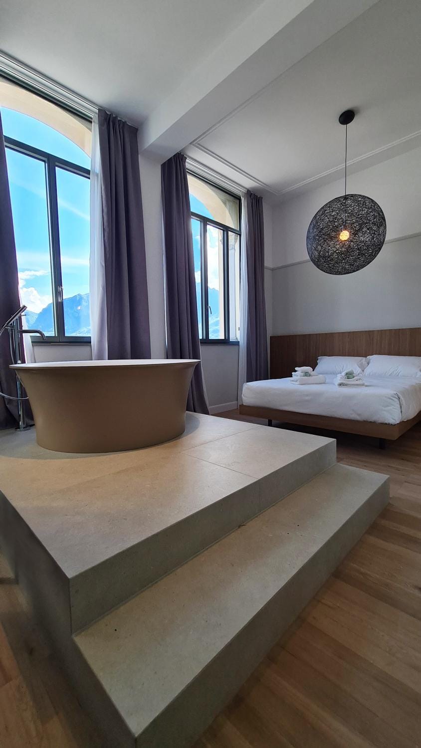 Photo of the whole room, Bedroom, Bath